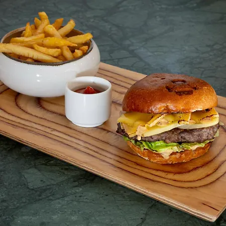Ξενοδοχείο Restaurant La Couronne 3*