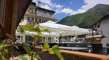 Restaurant La Couronne Hotel Chamonix Mont Blanc