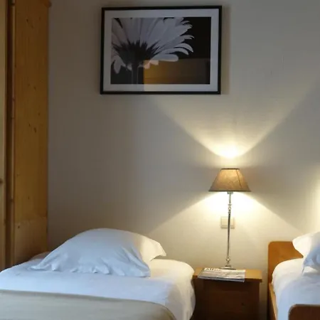 Hotel De La Couronne 3*